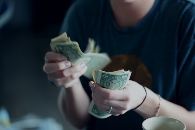 ¿Cuánto dinero puedo recibir del extranjero sin declarar en Argentina?