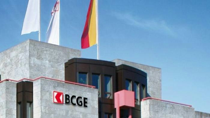 Banques Suisses pour Frontaliers : Laquelle Choisir